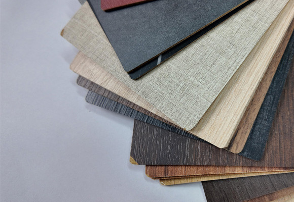 High pressure laminate wood grain textures and patterns