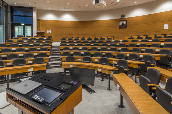 Lecture room with specialize walls