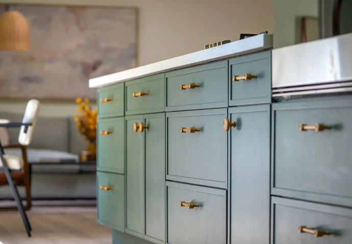 Green kitchen cabinet